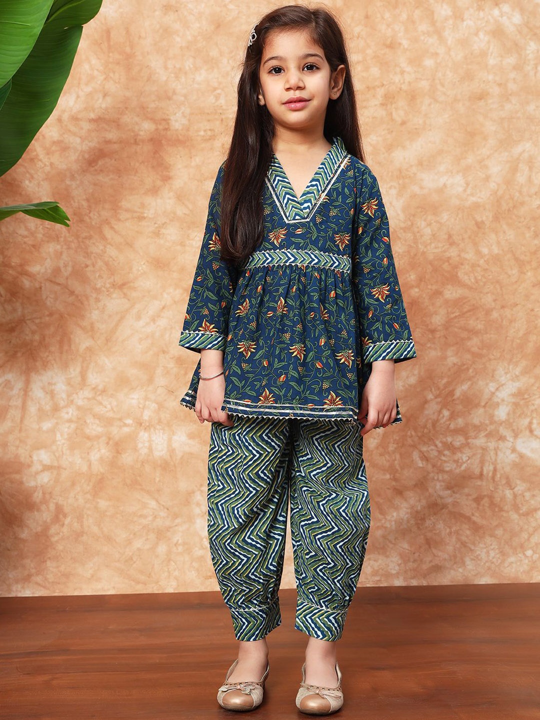 

Readiprint Girls Floral Printed Gotta Patti Pure Cotton A-Line Kurta With Salwar, Navy blue