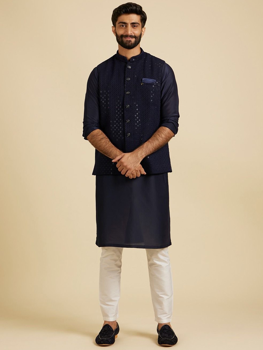 

Manyavar Mandarin Collar Straight Kurta With Pyjamas & Nehru jacket, Blue