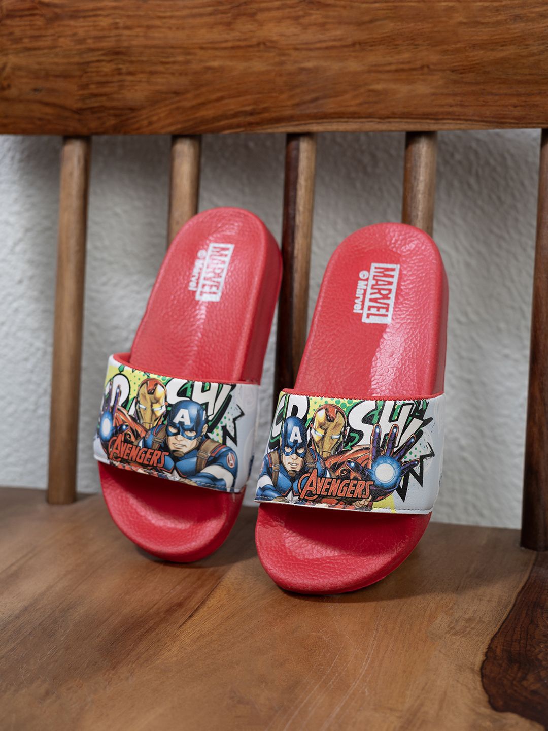 

toothless Boys Printed Sliders, Red