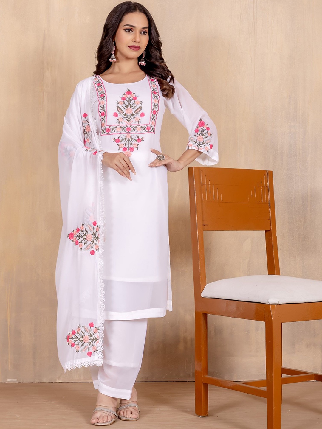 

LeeliPeeri Designer Ethnic Motifs Embroidered Thread Work Kurta With Trousers & Dupatta, White