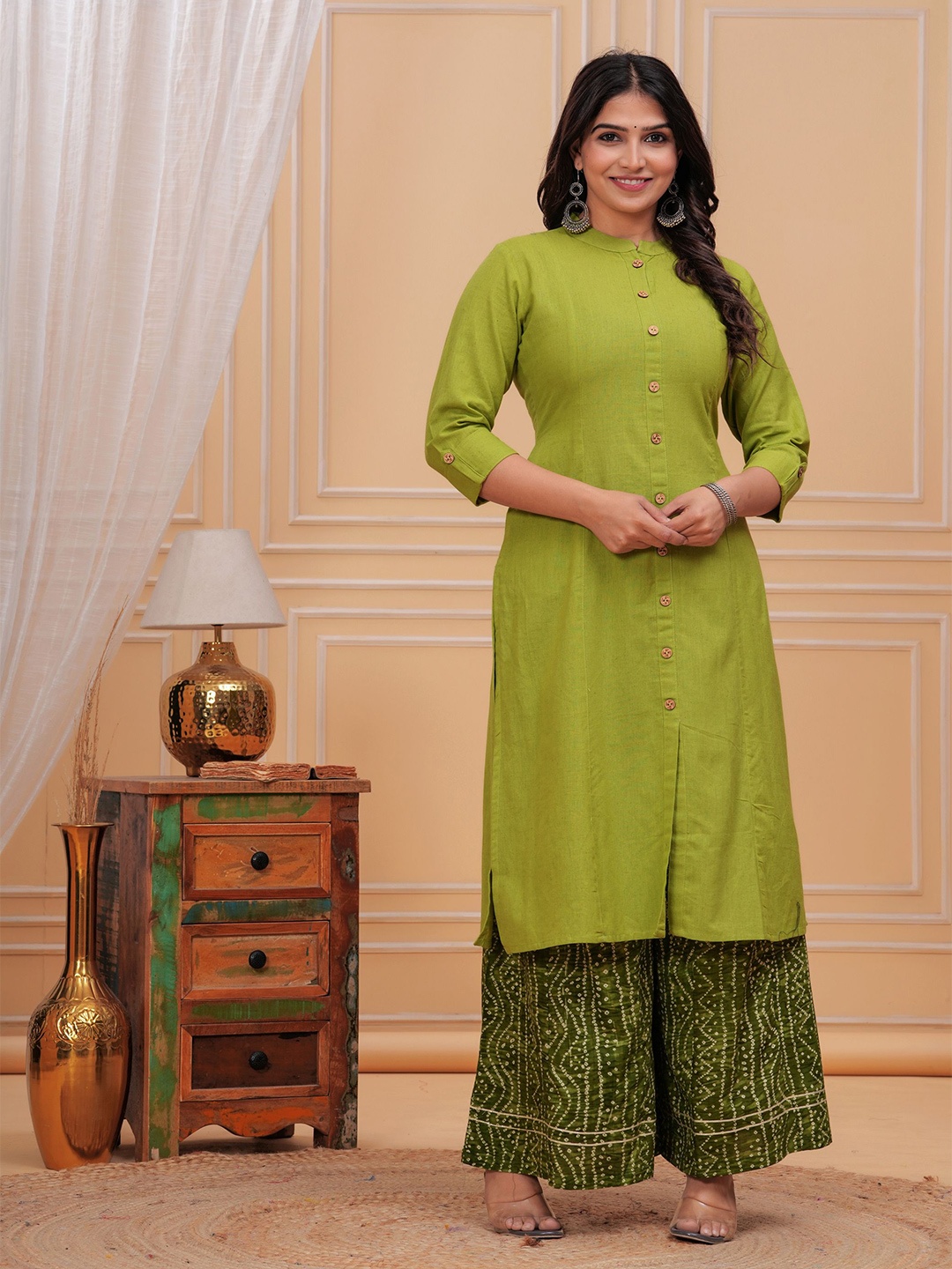 

Meeranshi Women Kurta, Green