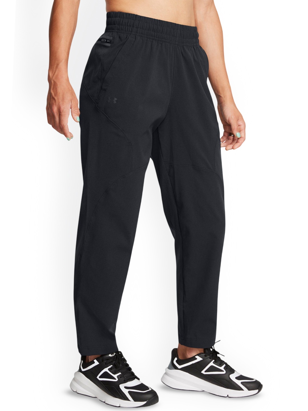 

UNDER ARMOUR UA Unstoppable Vent Women Tapered Track Pants, Black