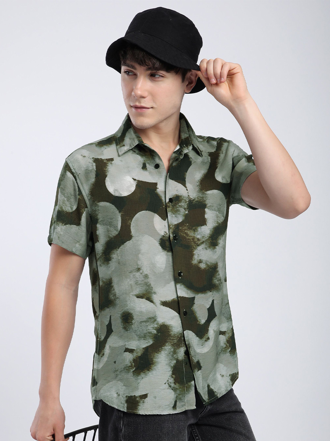 

Beyoung Men Spread Collar Abstract Printed Cotton Relaxed Fit Casual Shirt, Grey