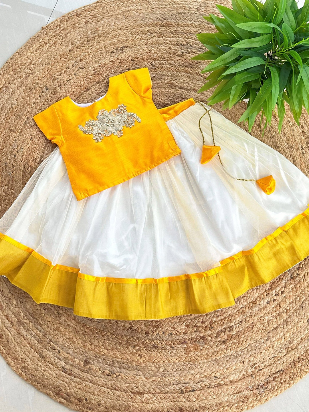 

STANWELLS KIDS Girls Embroidered Printed Lehenga Choli Dress, Yellow