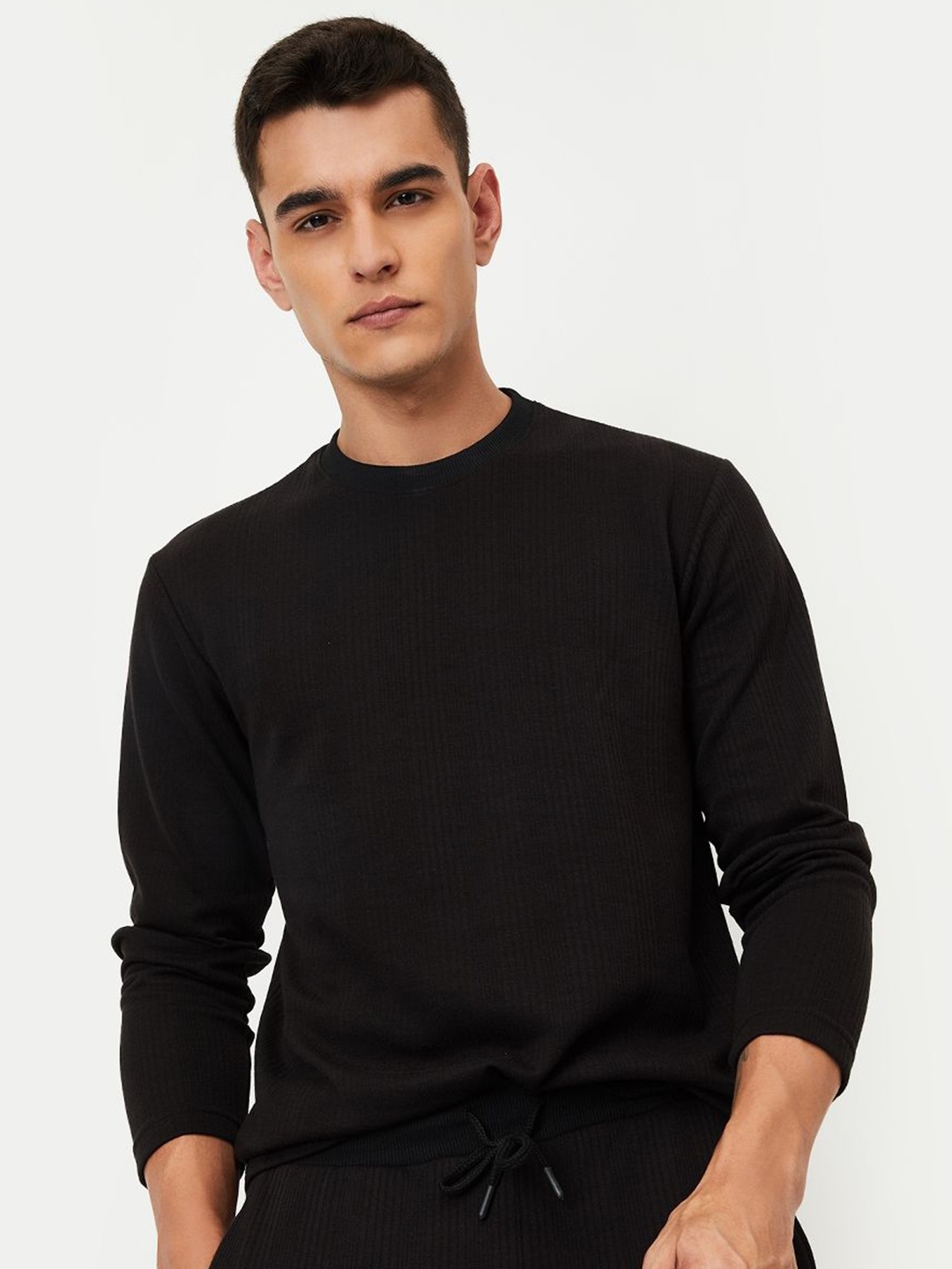 

max Men Solid Round Neck Cotton T-shirt, Black