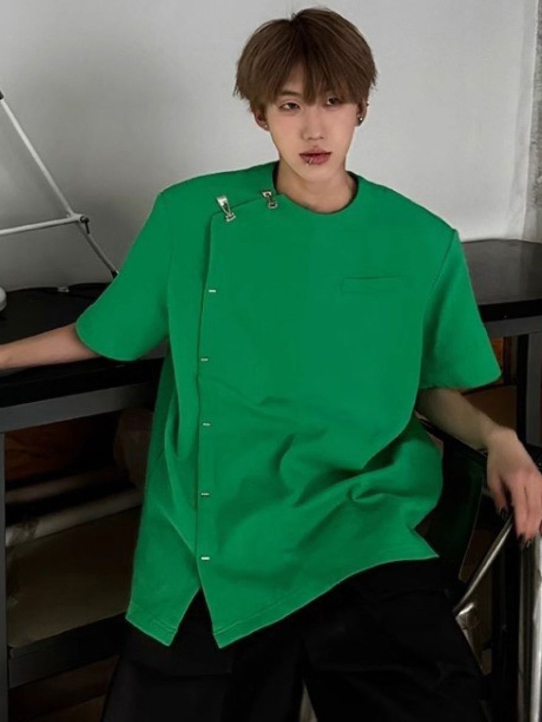 

HERE&NOW Men Solid Round Neck Oversized T-shirt, Green