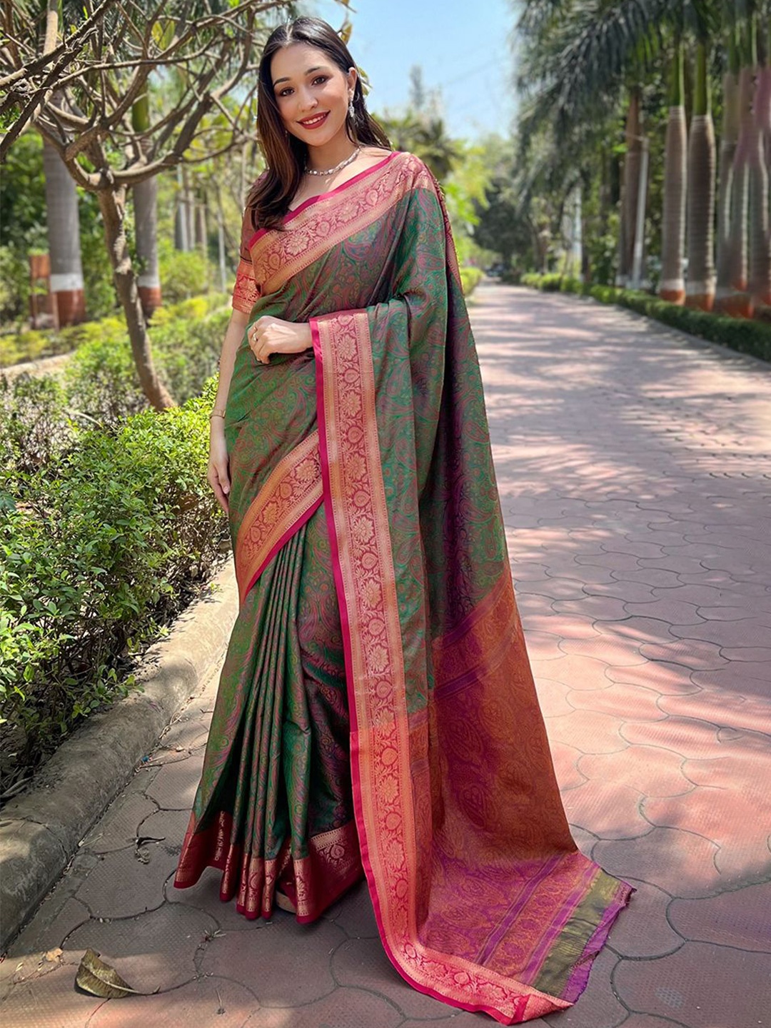 

Mitera Ethnic Motifs Zari Silk Blend Saree, Green