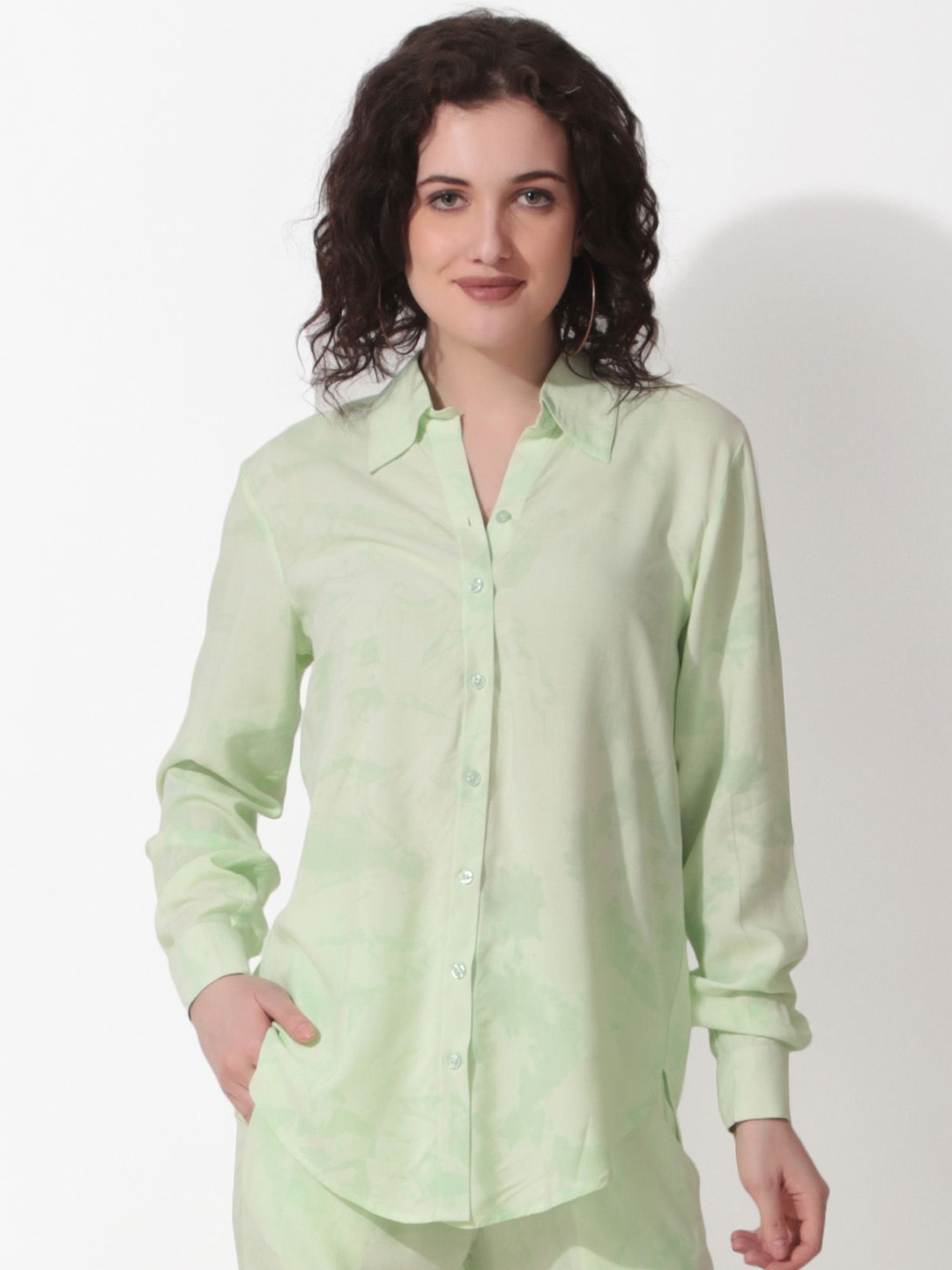 

Seryeon Women Shirt Style Longline Top, Green