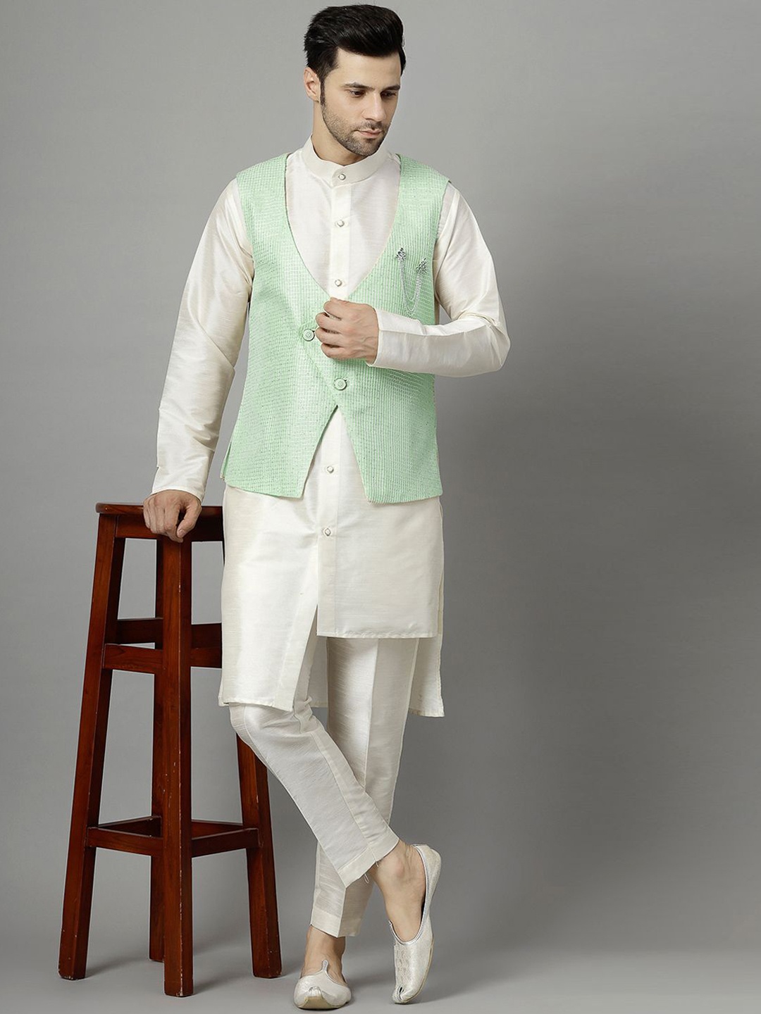 

Utsav Fashion Band Collar Straight Kurta With Trousers & Waistcoat, Off white