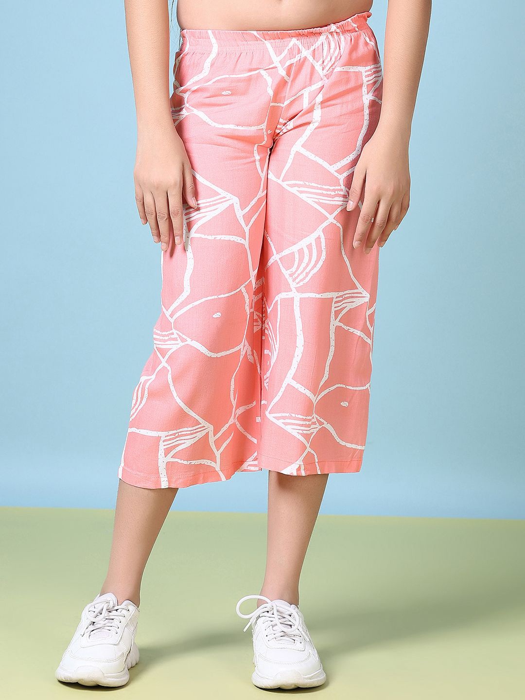 

V-Mart Girls Printed Regular Fit Capris, Pink