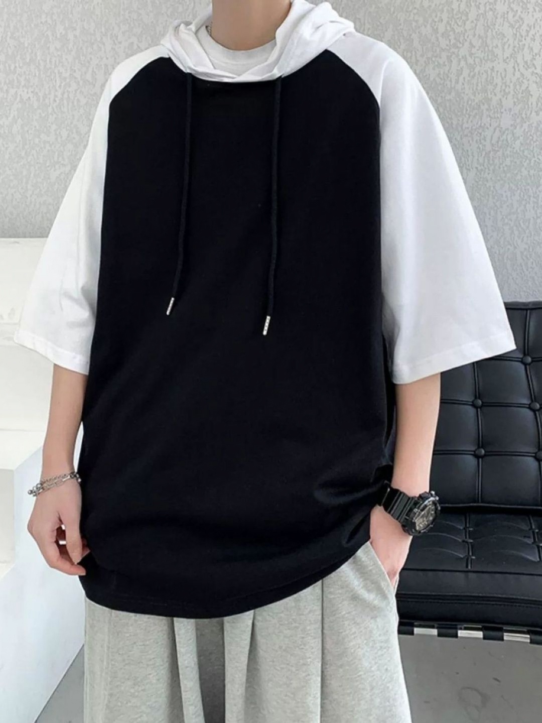 

HERE&NOW Men Colourblocked Hood Cotton Oversized T-shirt, Black