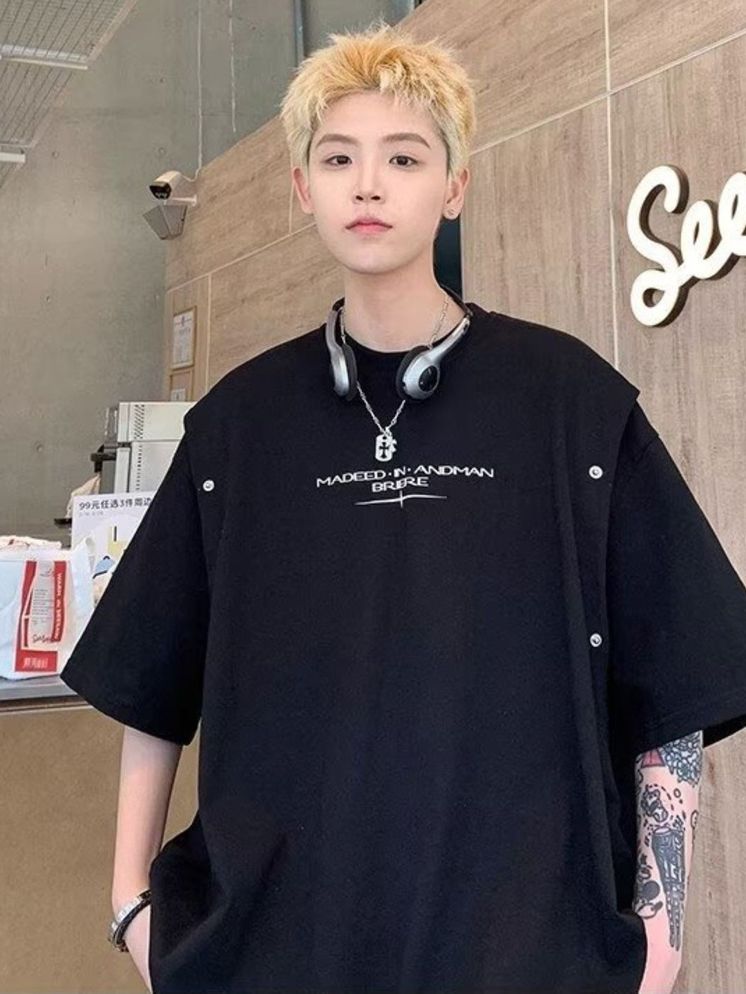 

HERE&NOW Men Typography Printed Round Neck Oversized T-shirt, Black