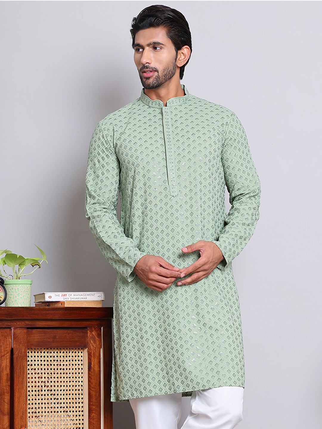 

Anouk Floral Embroidered Sequinned Straight Kurta, Green