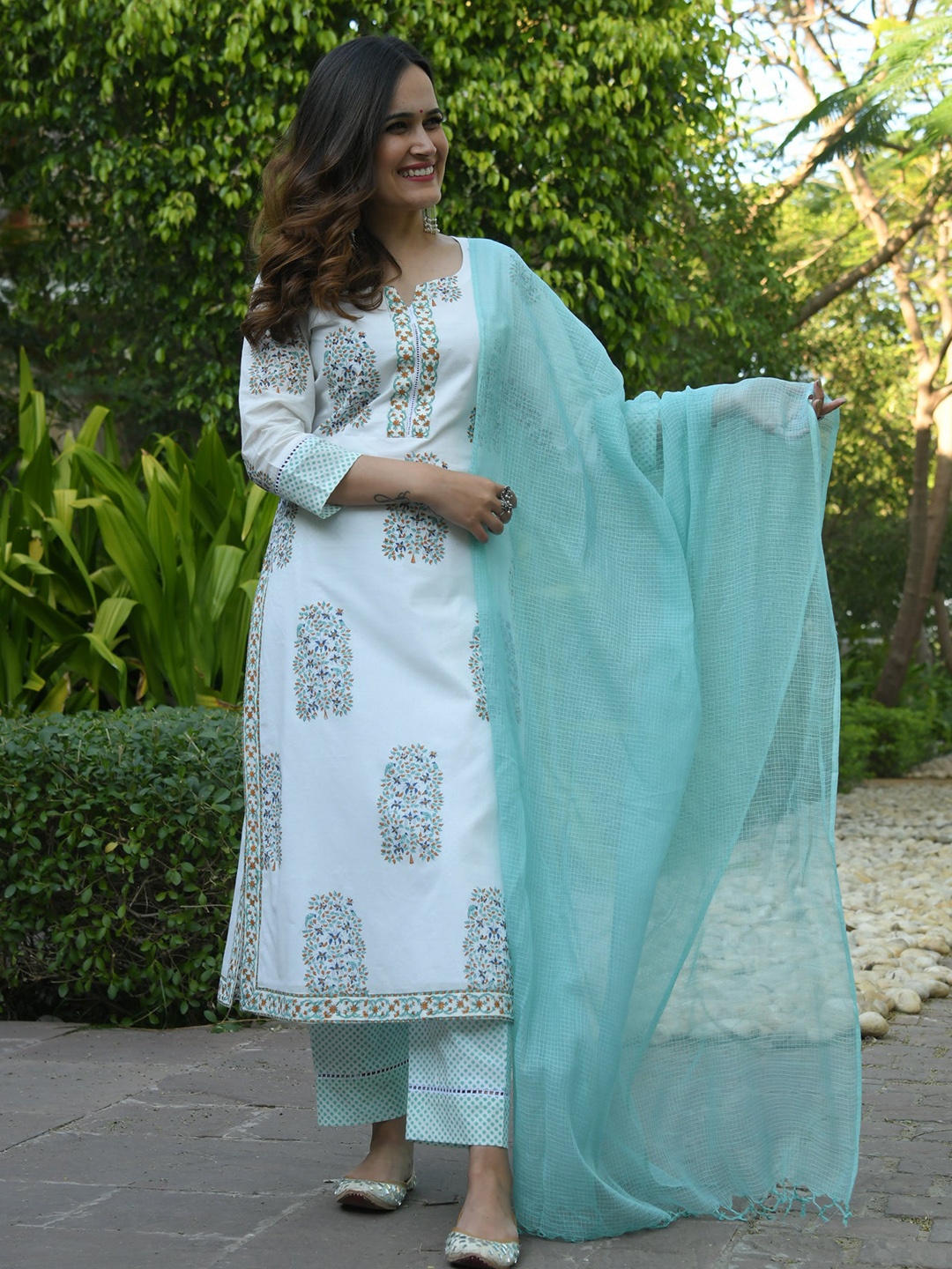 

Sidhidata Floral Printed Round Neck Regular Straight Kurta With Trouser With Dupatta, Sea green