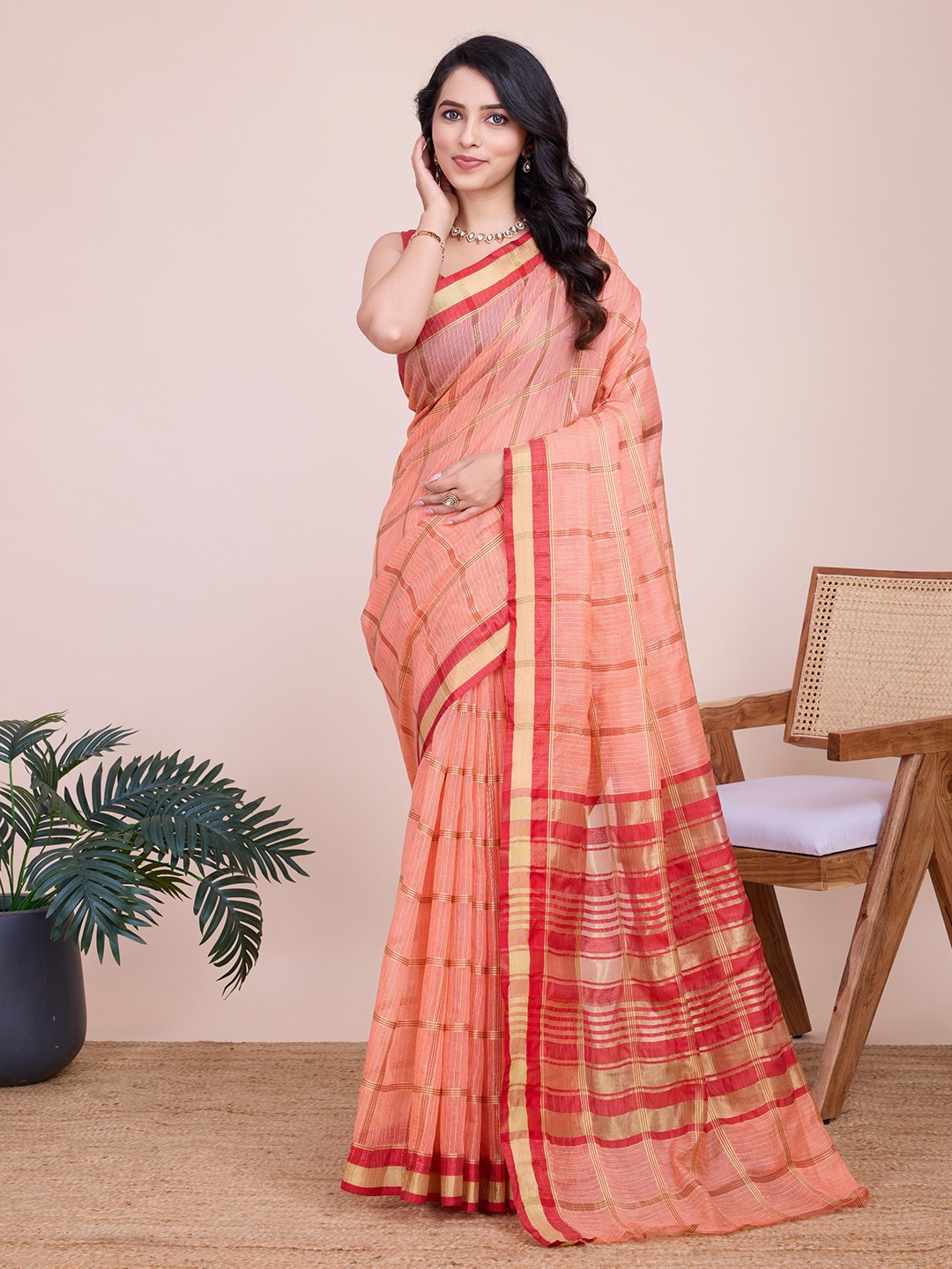 

Mitera Checked Zari Saree With Unstitched Blouse, Peach