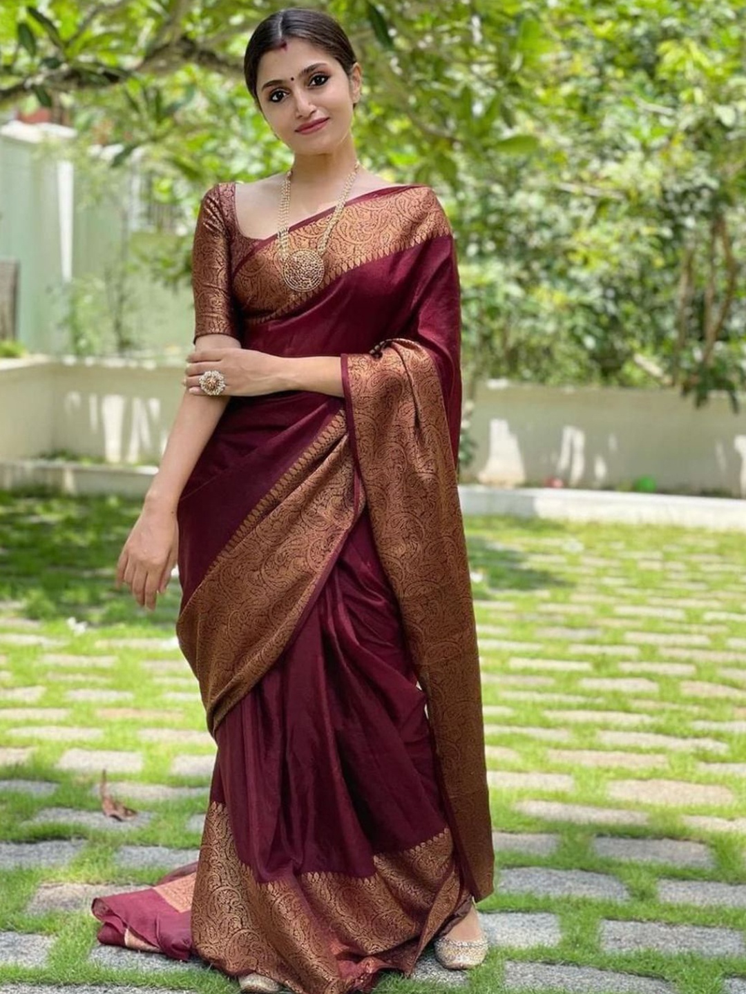 

Wuxi Zari Pure Silk Banarasi Saree, Maroon