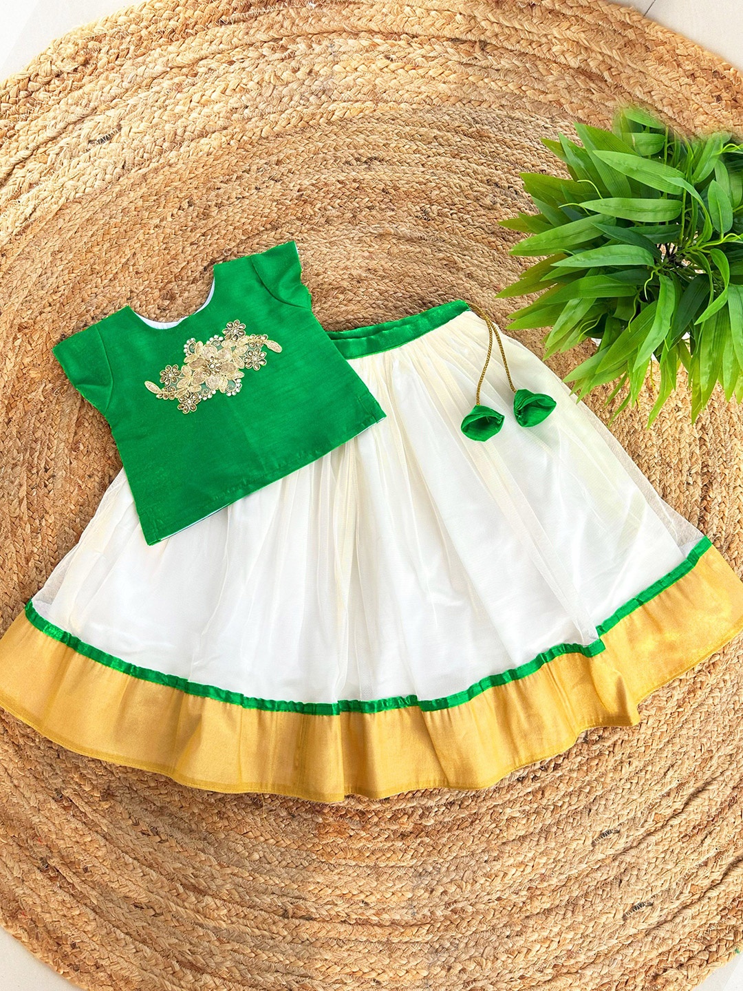 

STANWELLS KIDS Girls Embroidered Printed Lehenga Choli Dress, Green