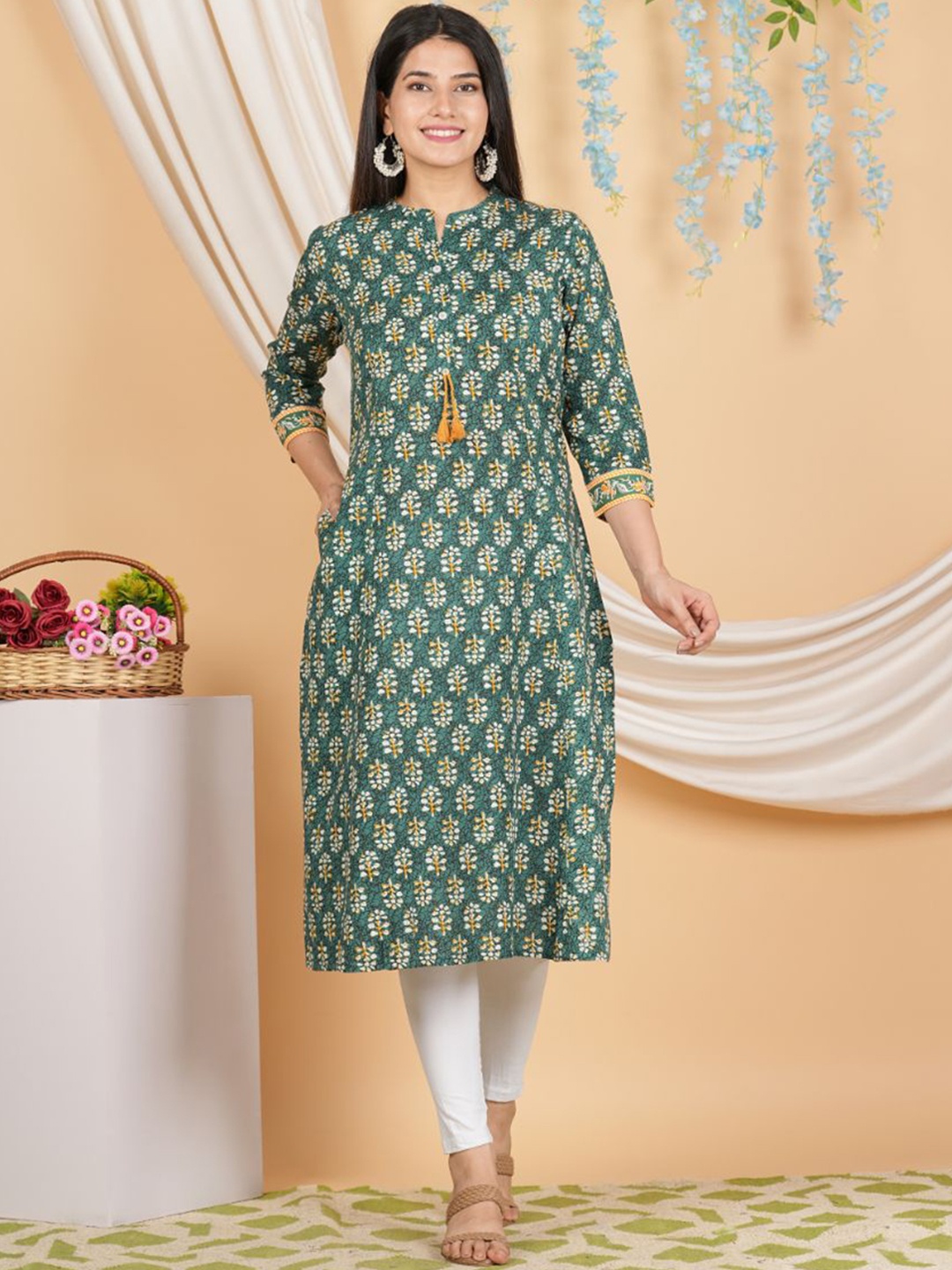 

KALINI Ethnic Motifs Printed Round Neck Straight Kurta, Green