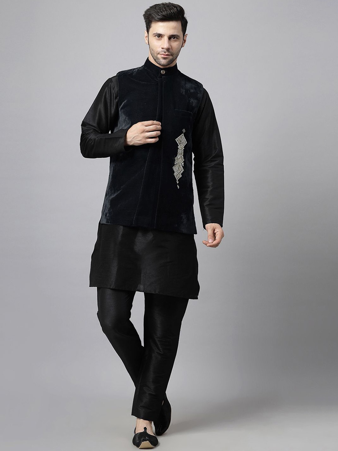 

Utsav Fashion Mandarin Collar Straight Kurta With Trousers & Nehru jacket, Black