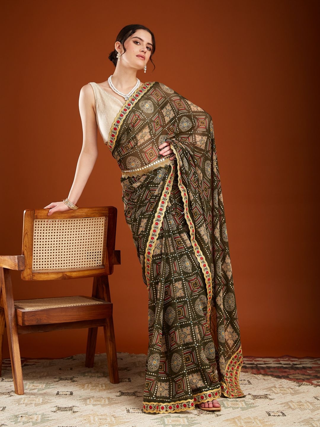 

MAHALASA Bandhani Printed Zari Pure Georgette Bandhani Saree, Green