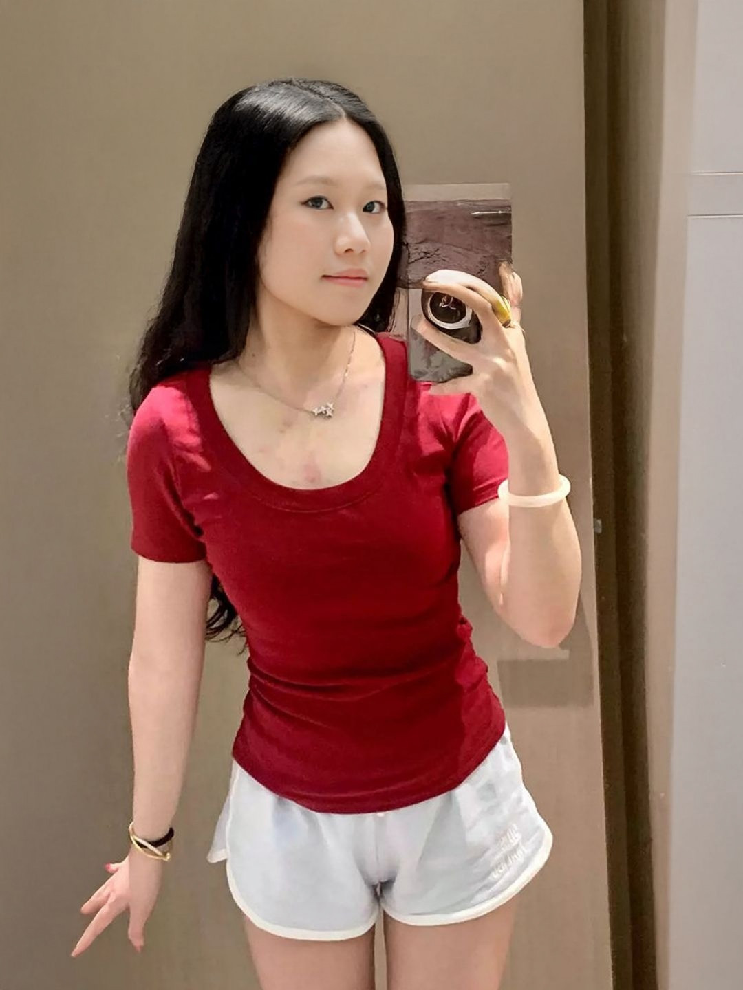 

StyleCast Women Solid Scoop Neck T-shirt, Red