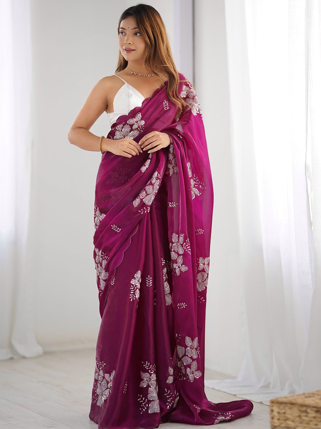 

Panzora Sequinned Floral Embroidered Saree, Magenta