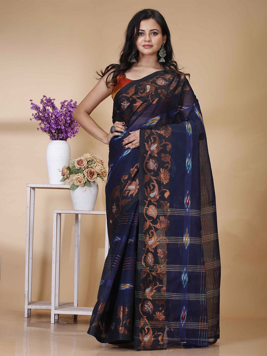 

Ruuprekha Woven Design Pure Cotton Fusion Taant Saree, Navy blue