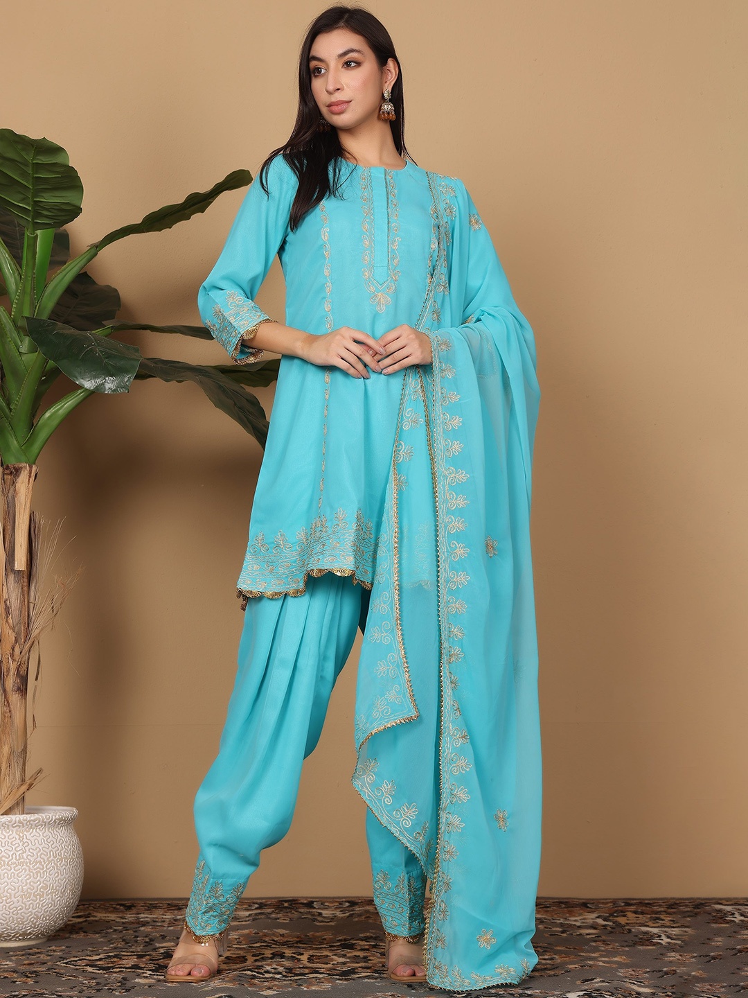 

KAANCHIE NANGGIA Floral Embroidered A Line Kurta with Salwar & Dupatta, Turquoise blue