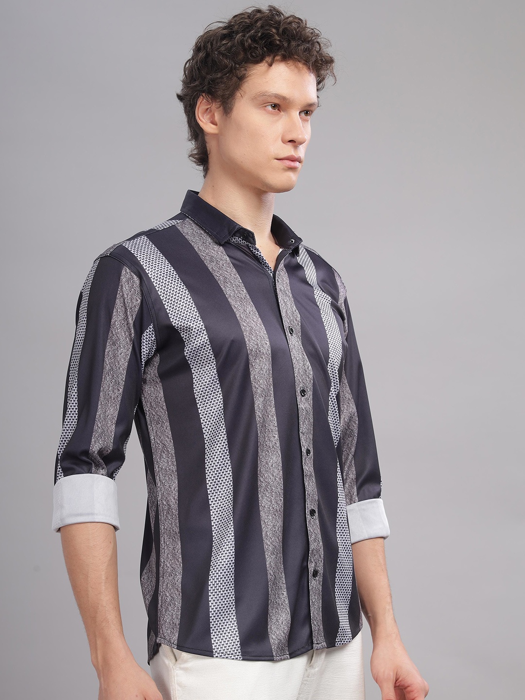 

STI Men Spread Collar Vertical Striped Casual Shirt, Charcoal