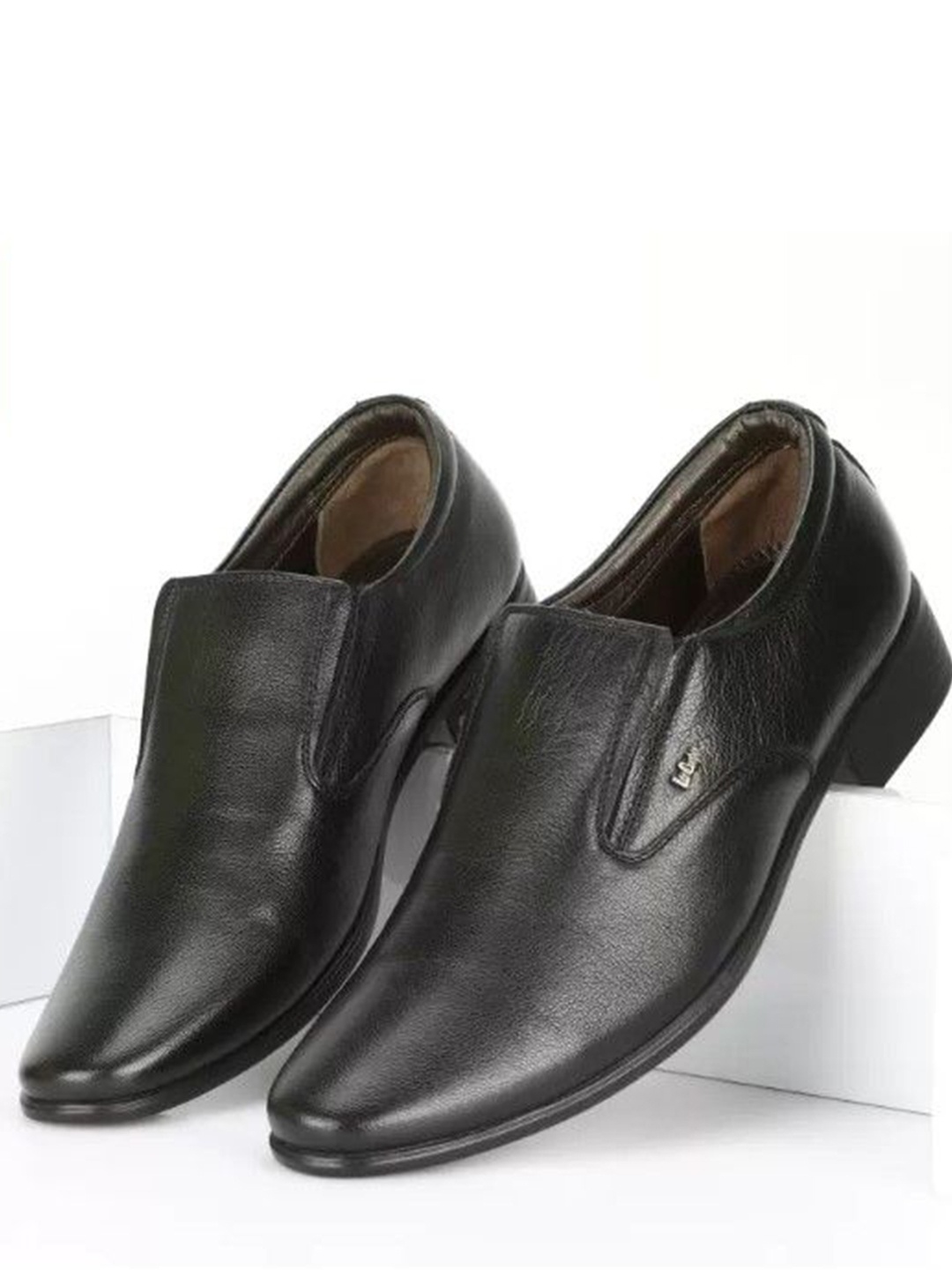 

Lee Cooper Men Leather Formal Slip-On Shoes, Black