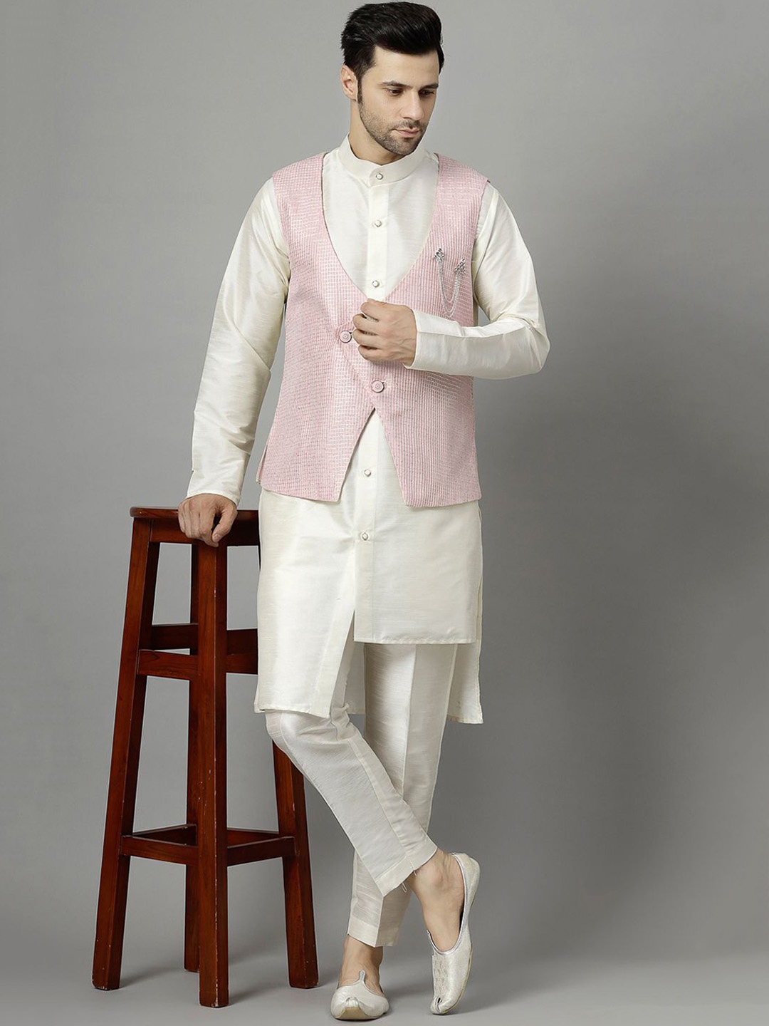 

Utsav Fashion Band Collar Straight Kurta With Trousers & Waistcoat, Off white