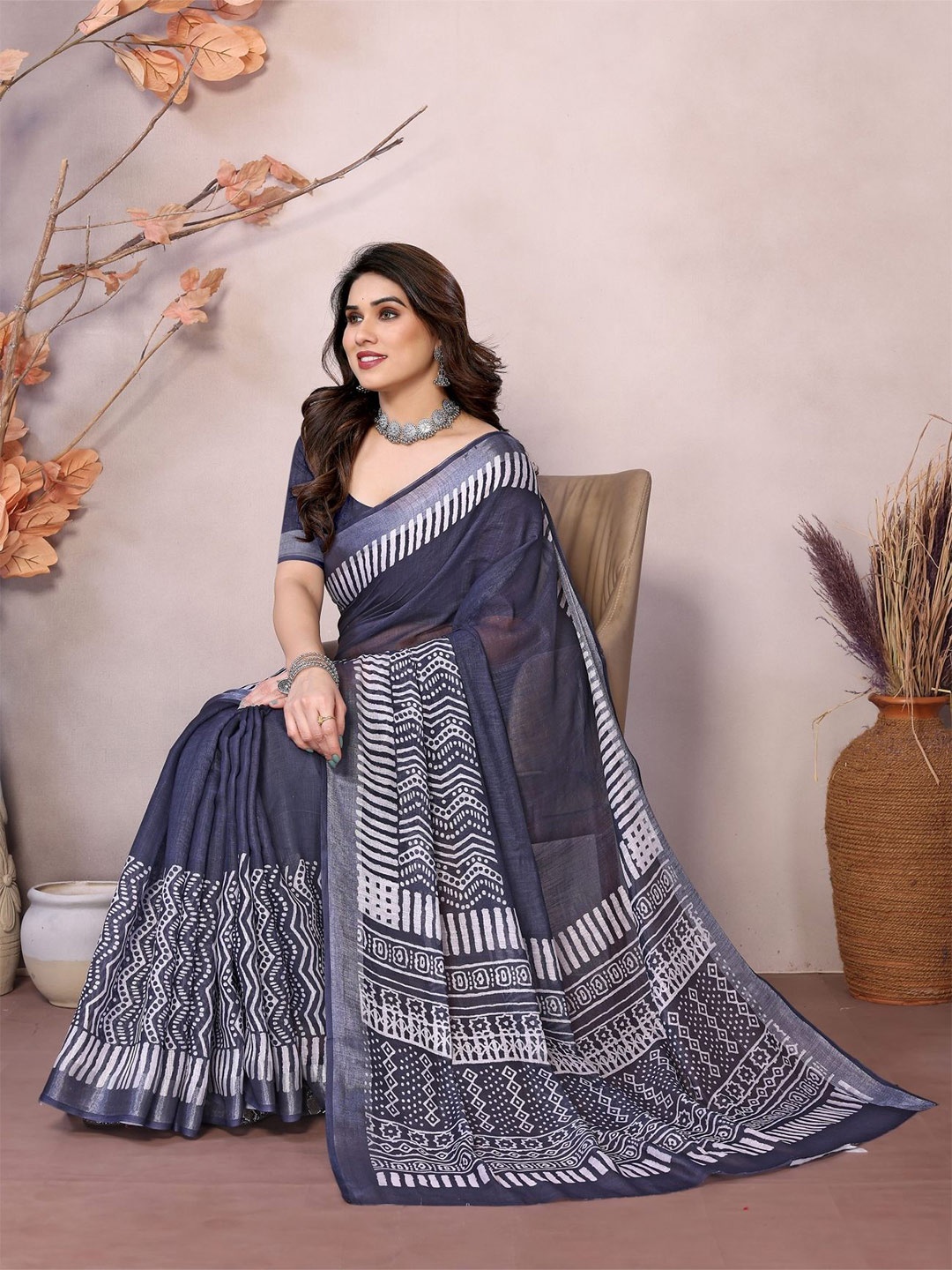

vj fashion Zari Linen Blend Saree, Navy blue