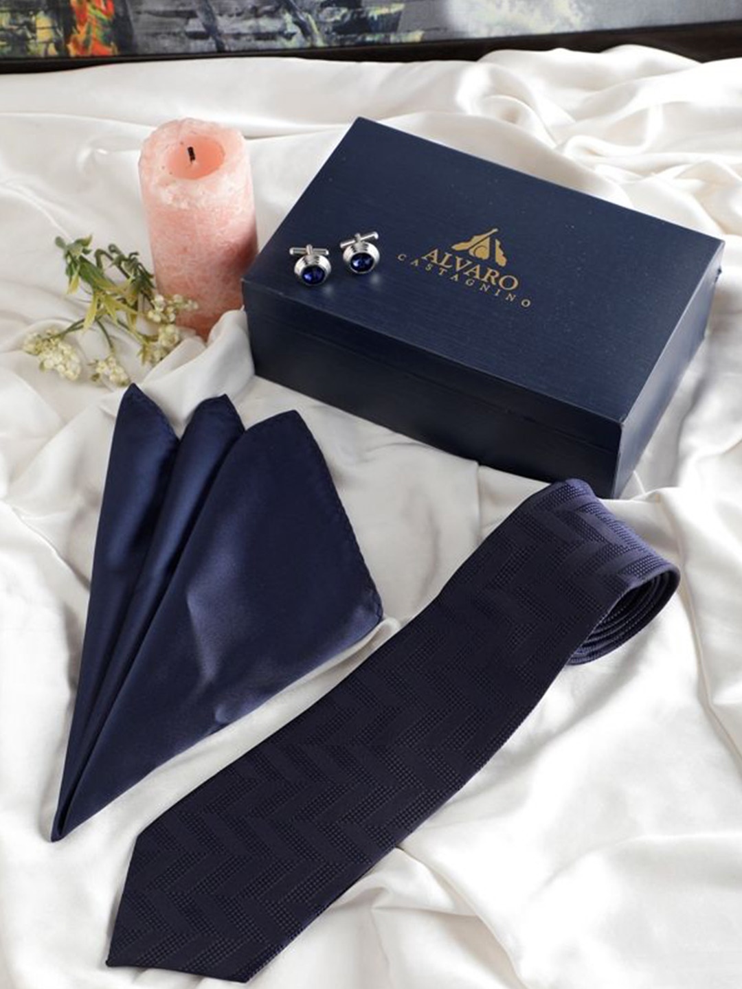 

Alvaro Castagnino Men Accessory Gift Set Of Tie, Cufflinks &Pocket Square, Blue