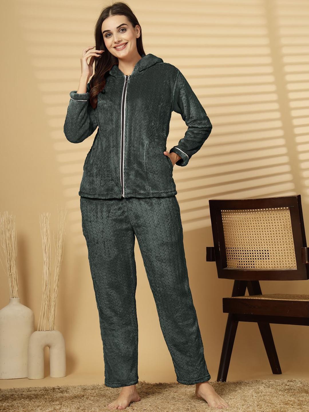 

FABINALIV Women Night suit, Green