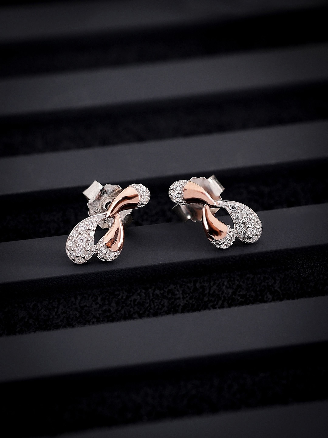 

DIAVO 925 Sterling Silver Rose Gold-Plated Cubic Zirconia Studded Contemporary Studs