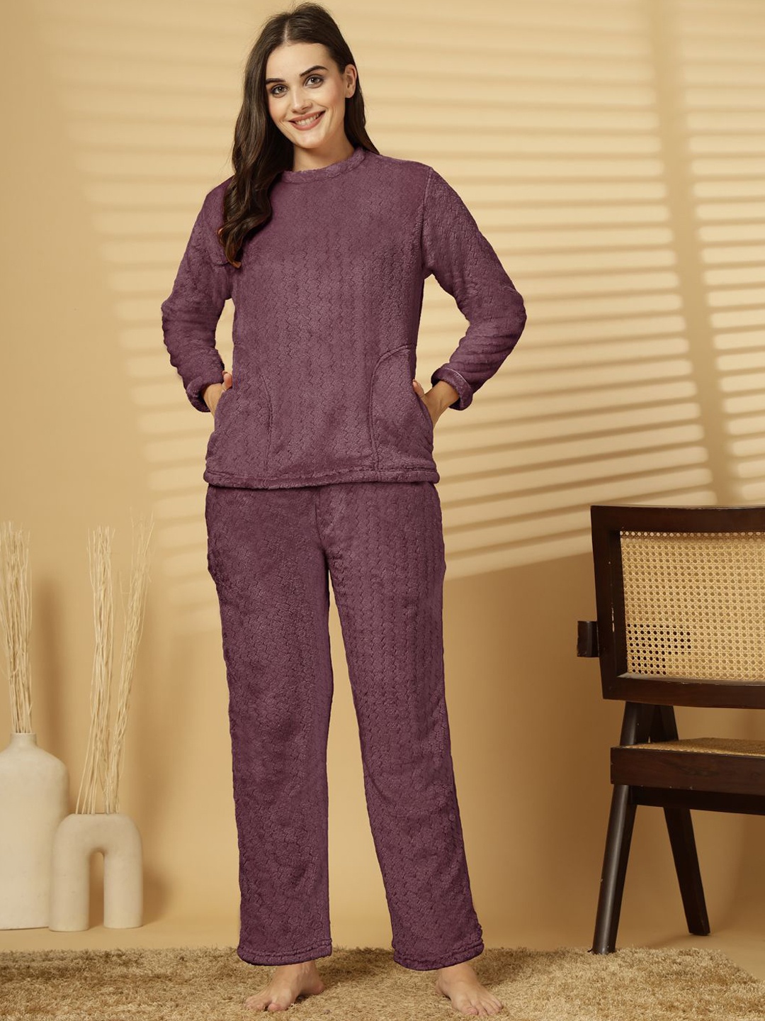 

FABINALIV Women Striped Round Neck Night suit, Burgundy