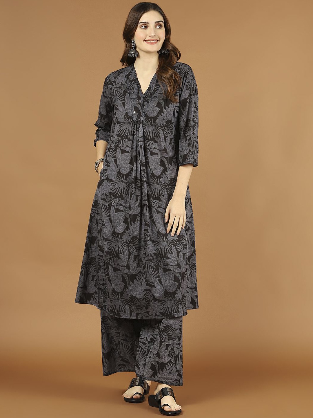 

Meena Bazaar Floral Printed A Line Kurta with Trousers, Black