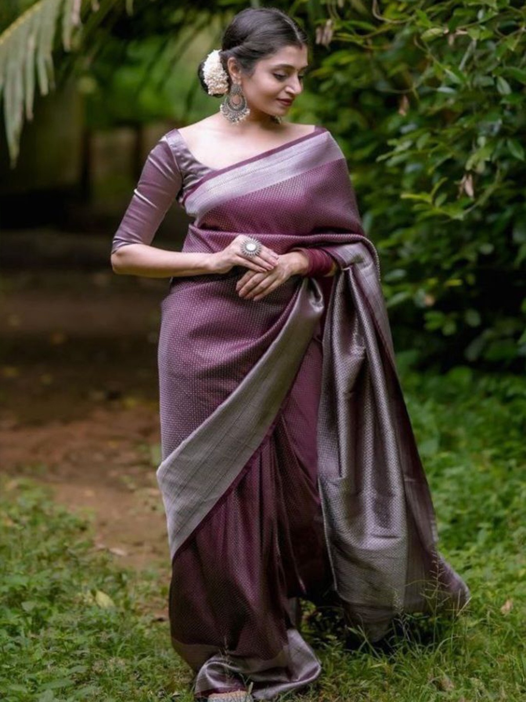 

Wuxi Woven Design Zari Pure Silk Banarasi Saree, Purple