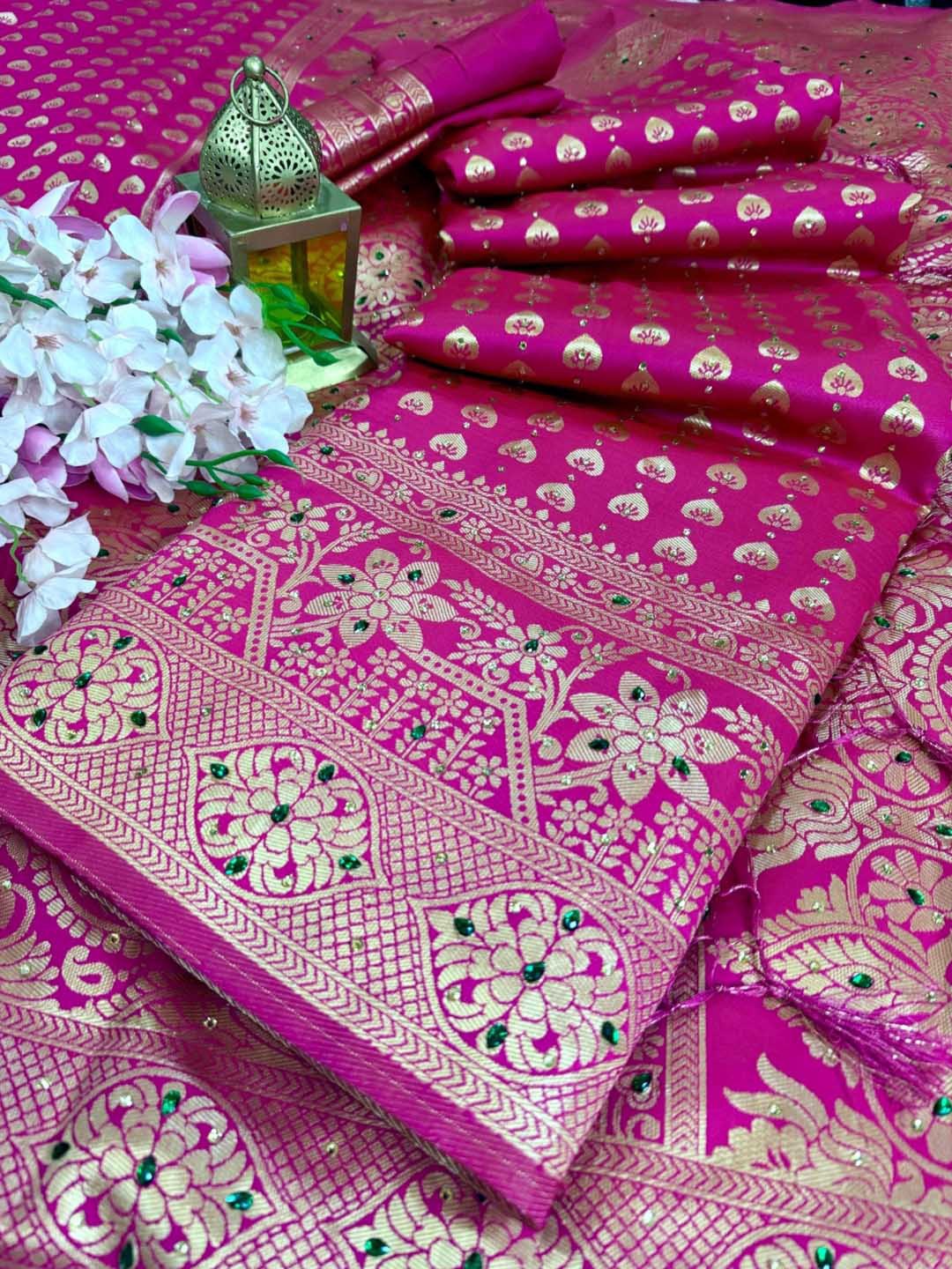 

DIVASTRI Woven Design Zari Art Silk Banarasi Saree, Pink