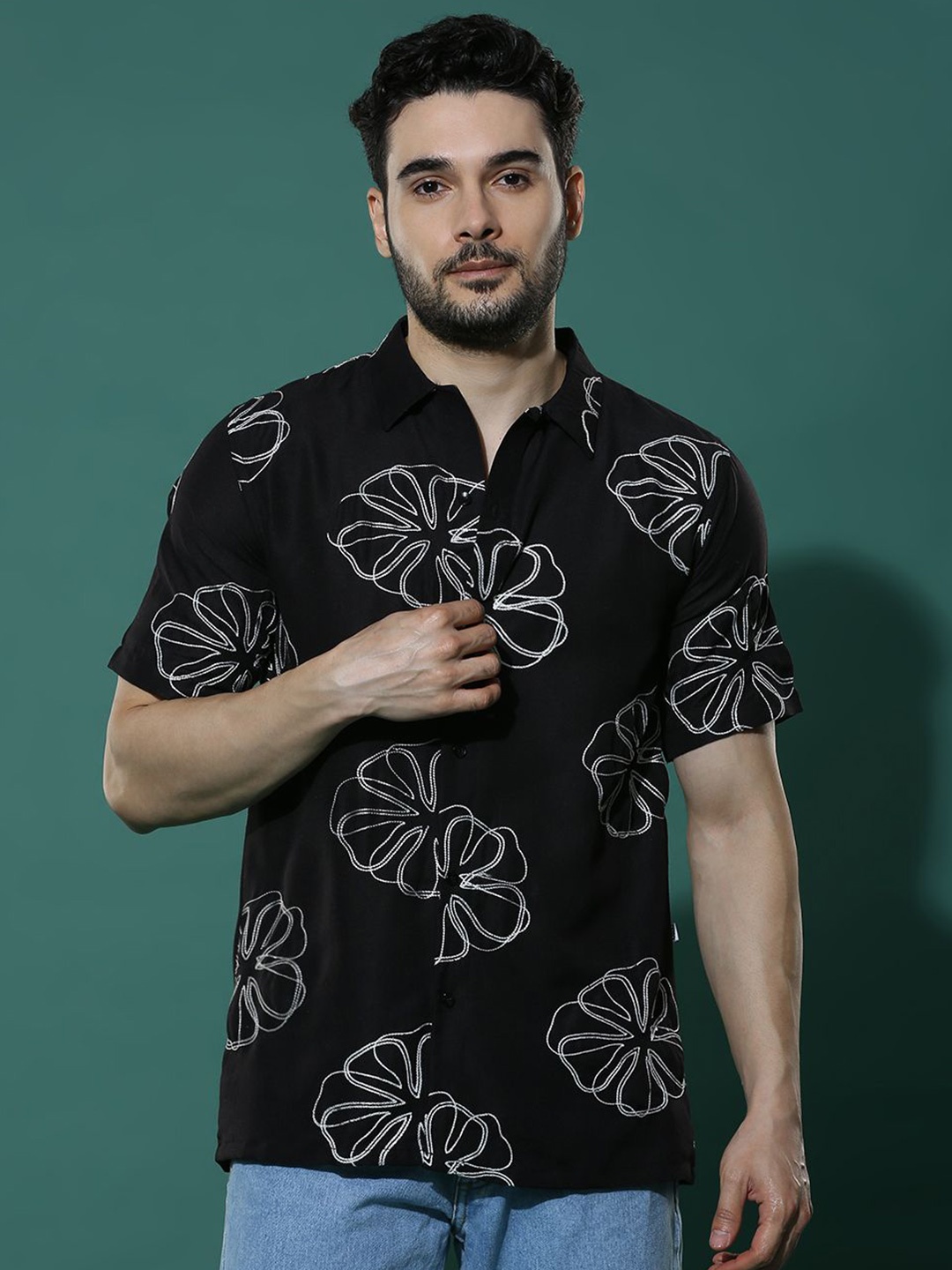 

HERE&NOW Men Spread Collar Floral Printed Polycotton Casual Shirt, Black