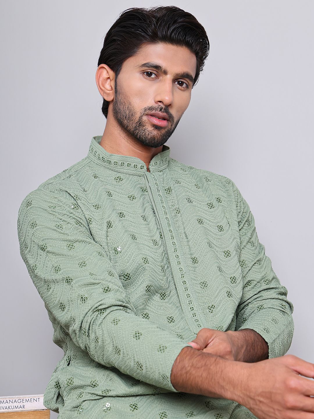 

Jompers Leheriya Embroidered Mandarin Collar Sequinned Straight Kurta, Green