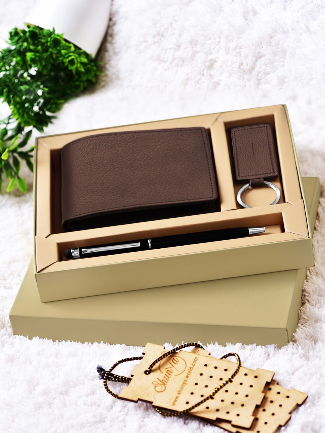 

Mast & Harbour Men Accessory Gift Set of, Brown
