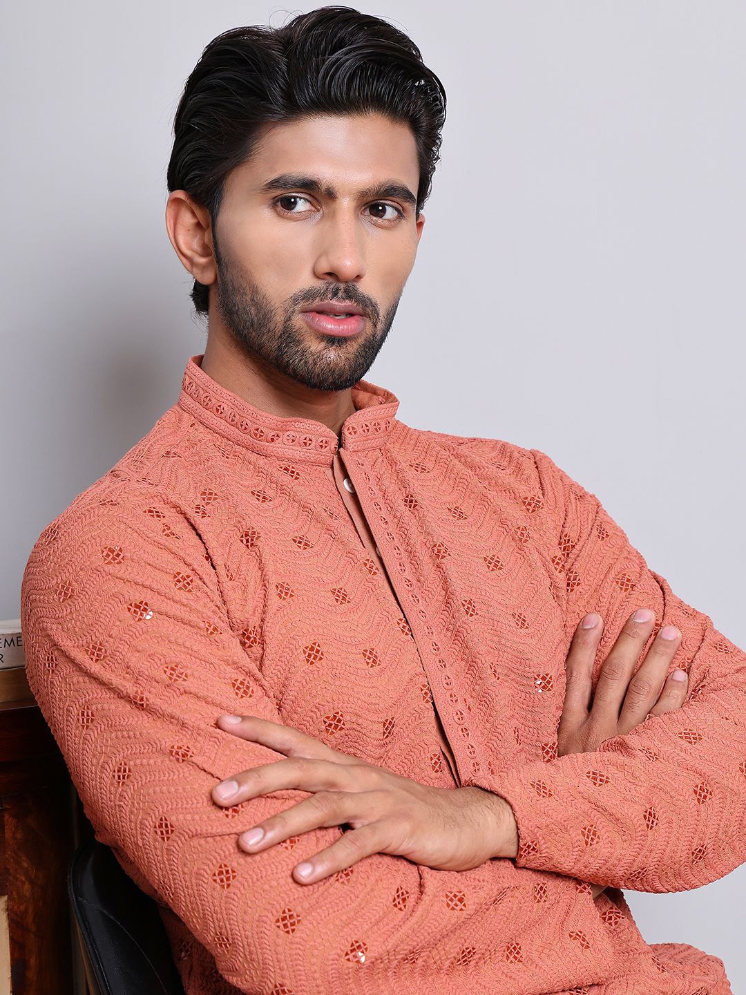 

Jompers Geometric Embroidered Sequined Mandarin Collar Cotton Straight Kurta, Peach