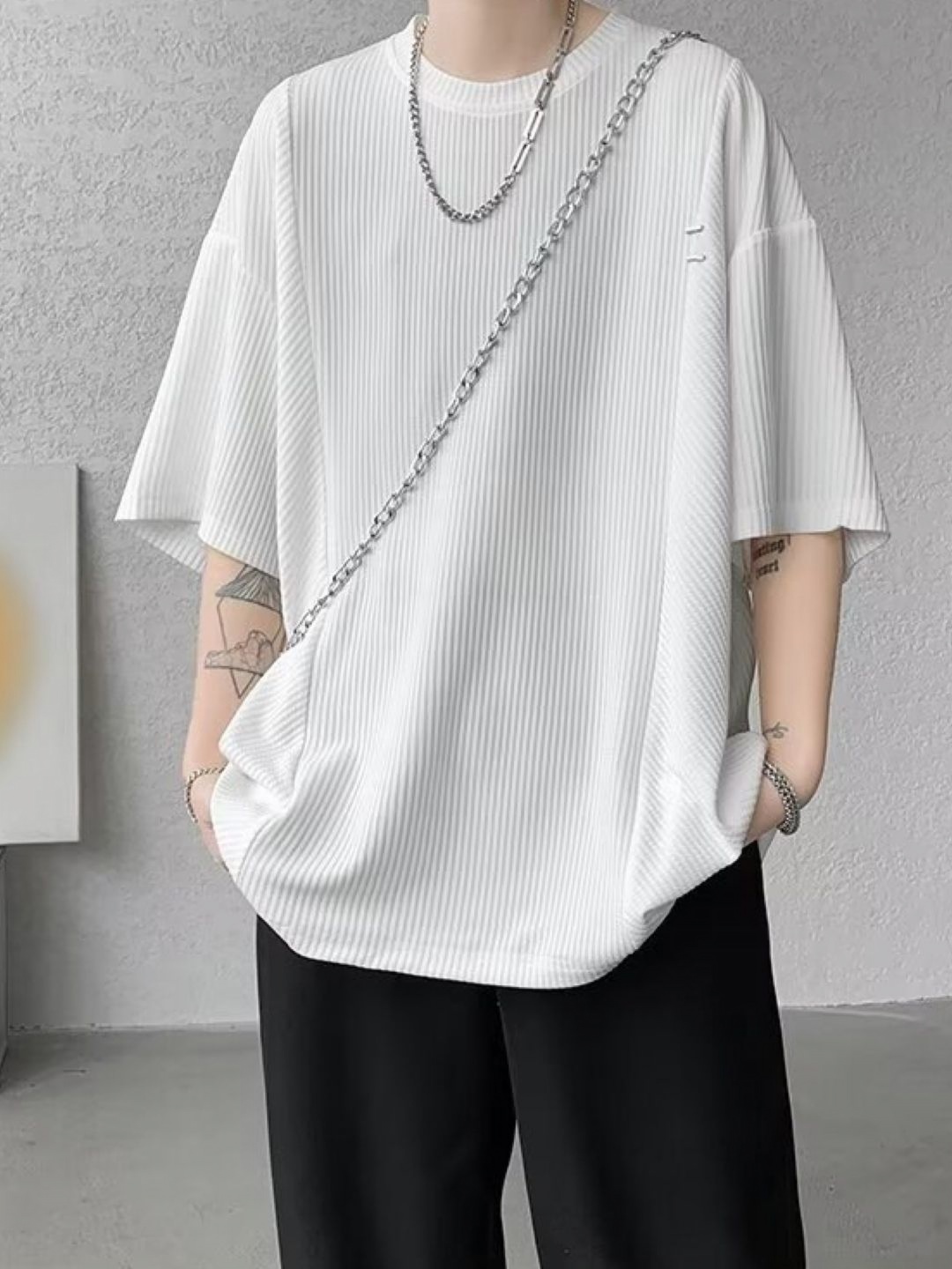 

HERE&NOW Men Self Design Round Neck Oversized T-shirt, White