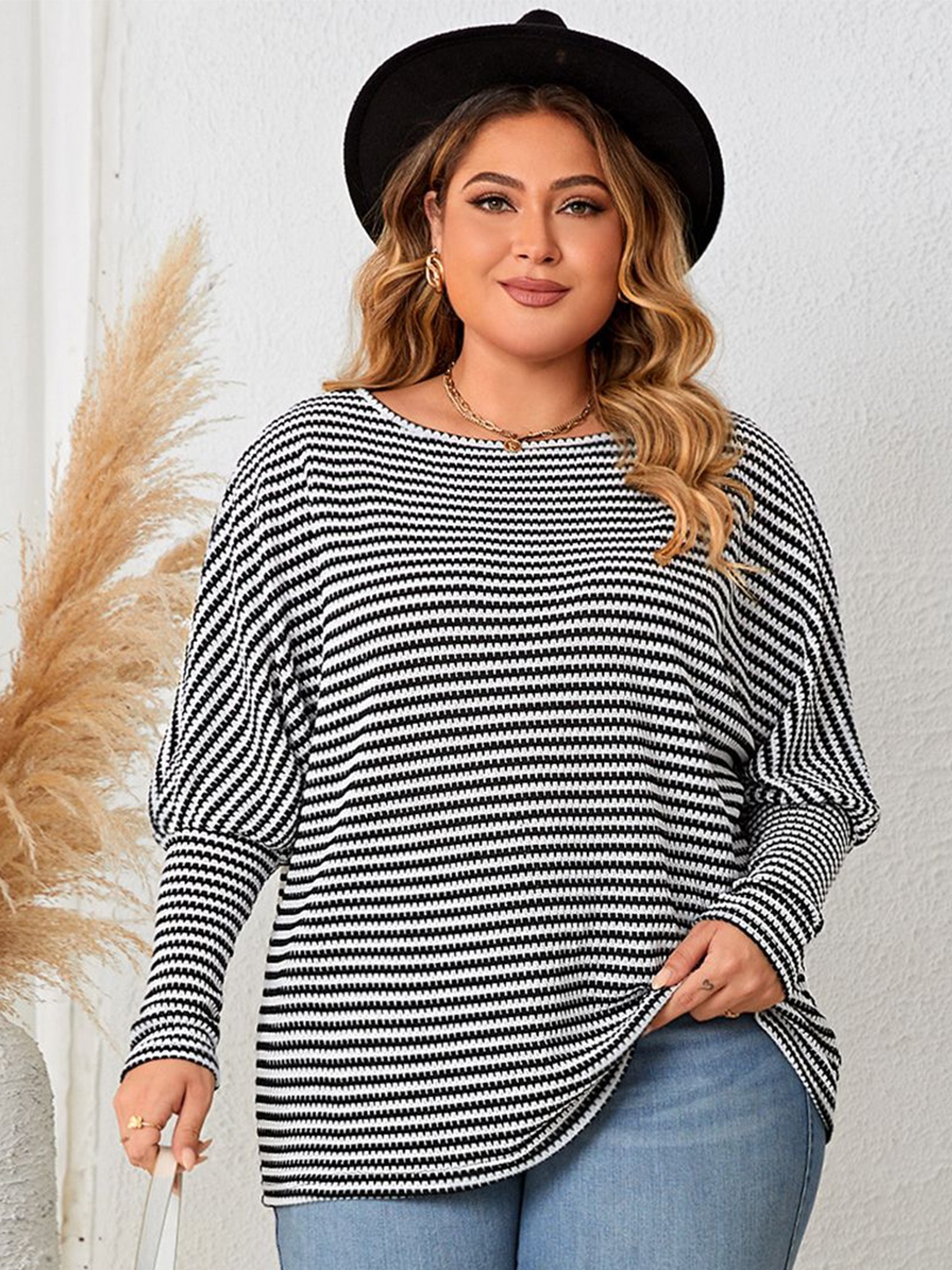 

StyleCast Curve Top, Black