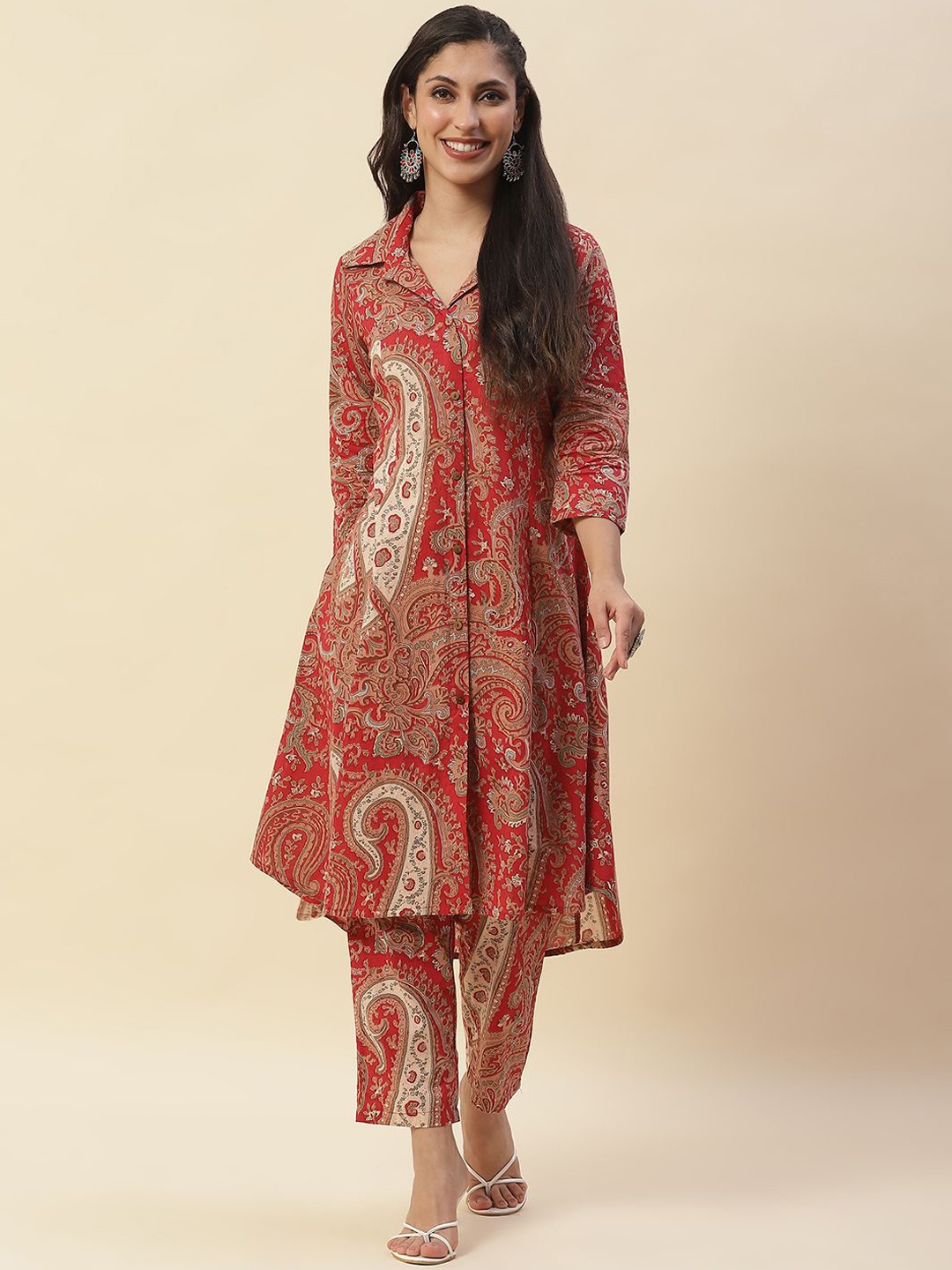 

Meena Bazaar Paisley Printed Shirt Collar Regular A-Line Kurta With Trouser, Maroon