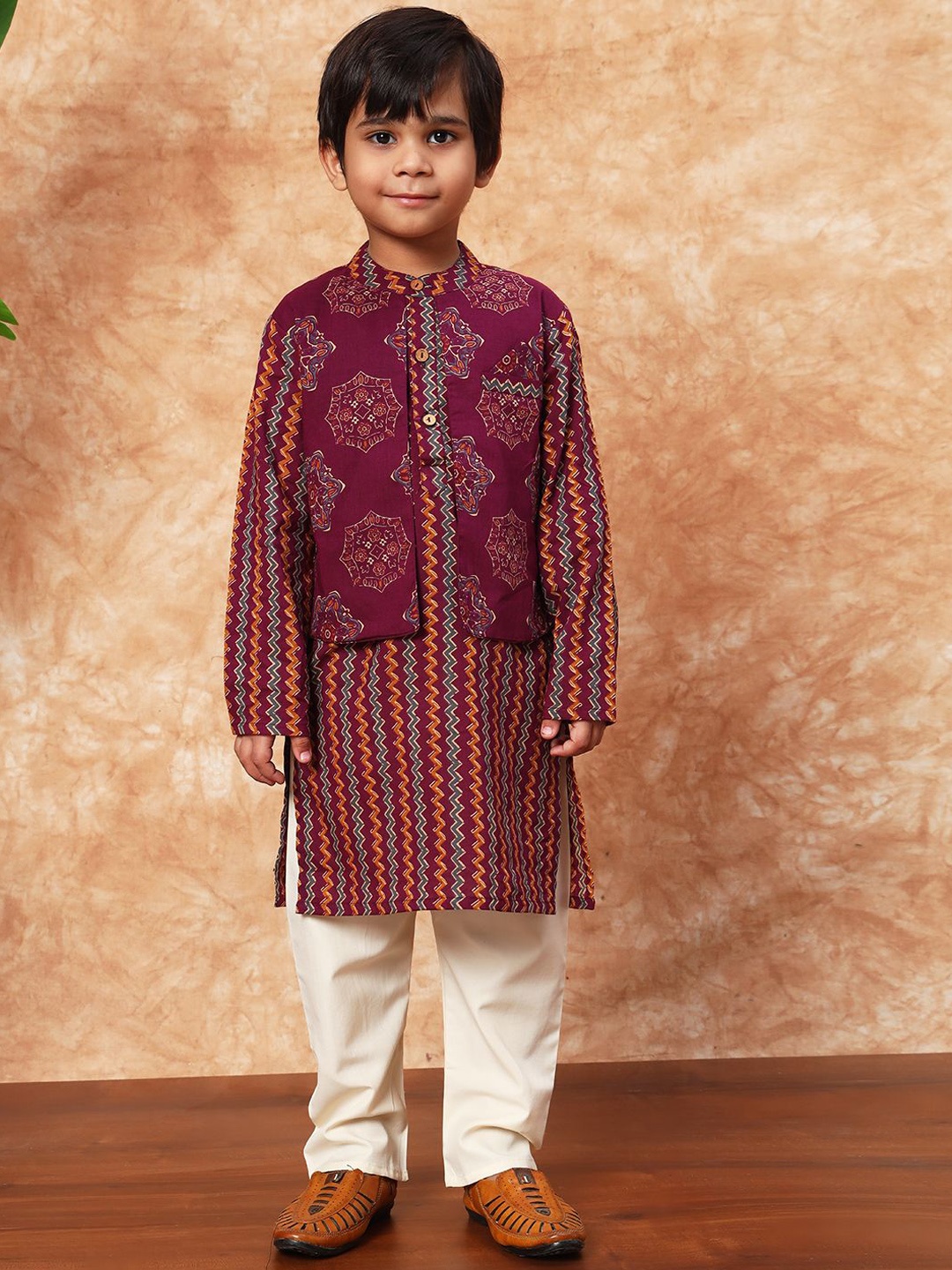 

Readiprint Fashions Boys Floral Printed Pure Cotton Straight Kurta with Pyjamas, Burgundy