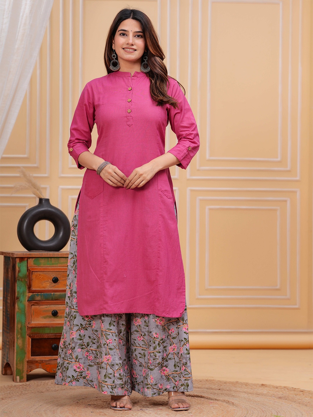 

Meeranshi Mandarin Collar Straight Kurta, Pink