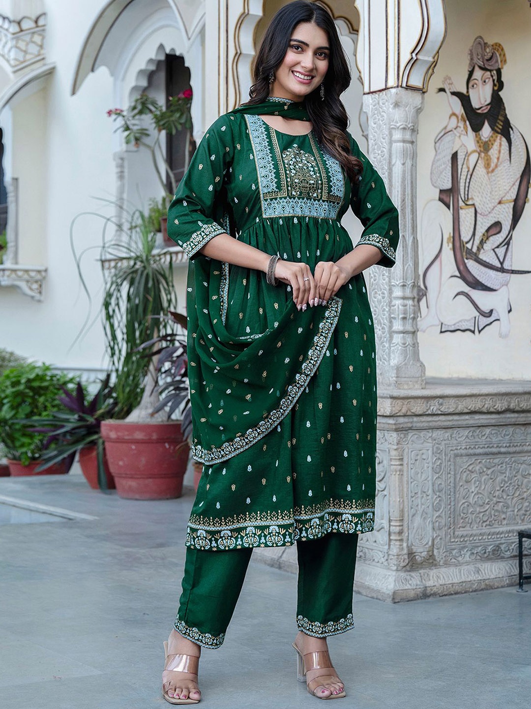 

KALINI Ethnic Motifs Regular Chinon A-Line Kurta with Trousers & Dupatta, Green