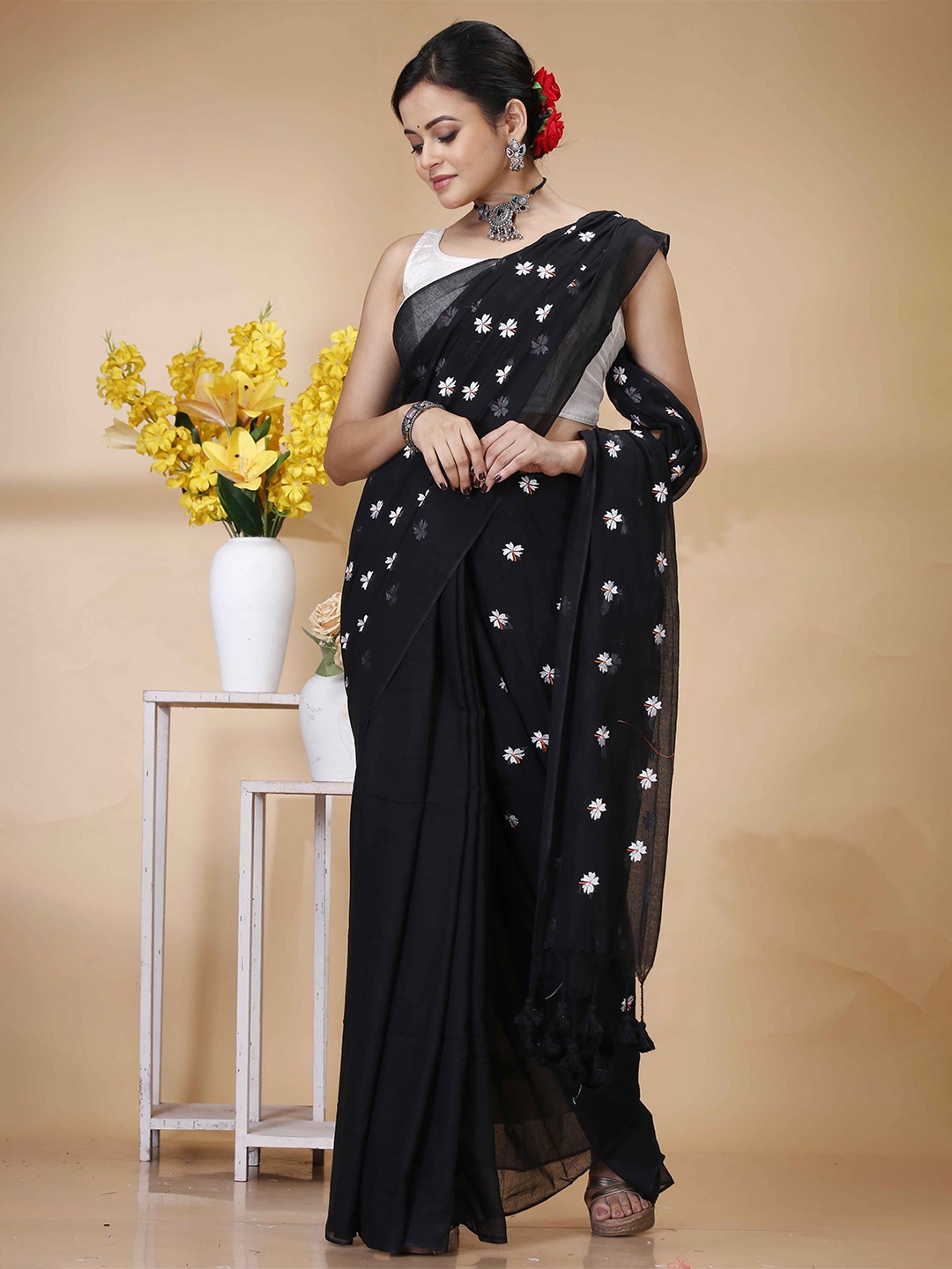 

Ruuprekha Floral Pure Cotton Khadi Saree, Black